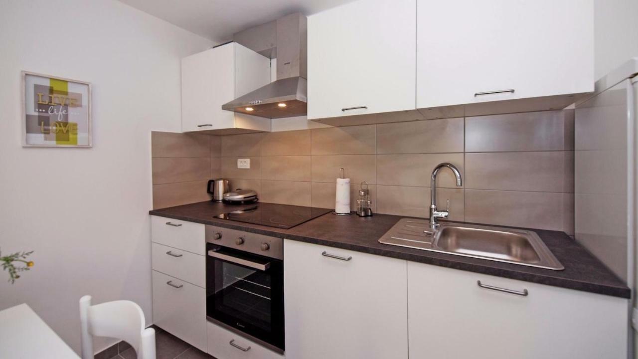 Apartments Mare 沃迪切 外观 照片